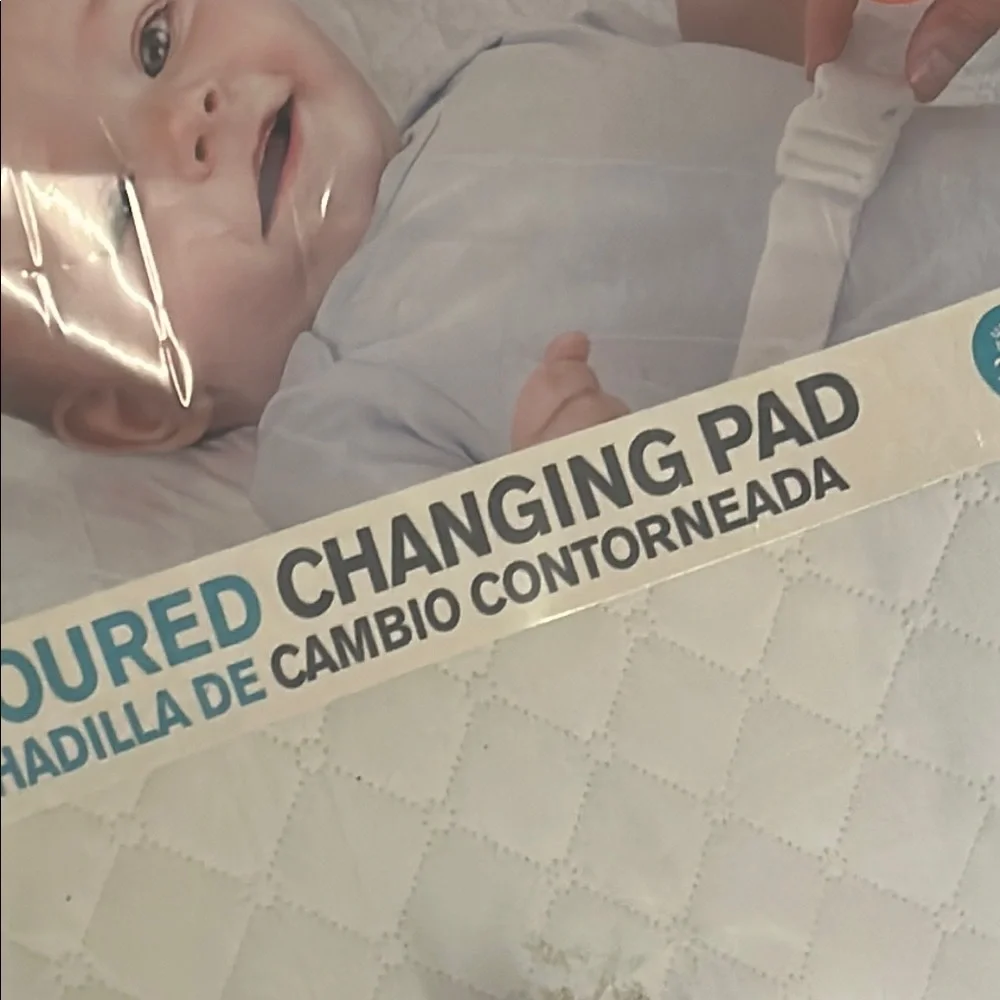 White Mattress Cover with Minimalist Design